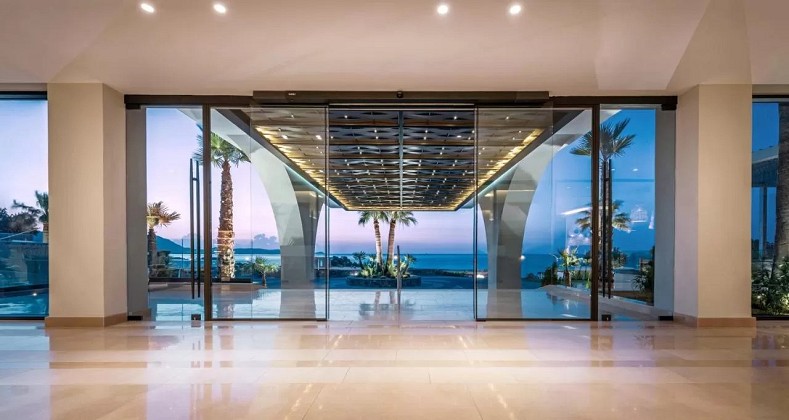Atostogos Rodo saloje: 5★ Mitsis Rodos Village Beach Hotel & Spa viešbutis su viskas įskaičiuota už 